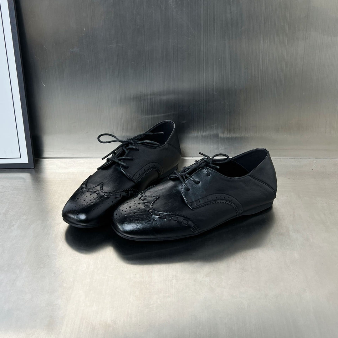 Damen Elegante Leder Schnürschuhe mit Lochmuster und komfortabler Innensohle EB