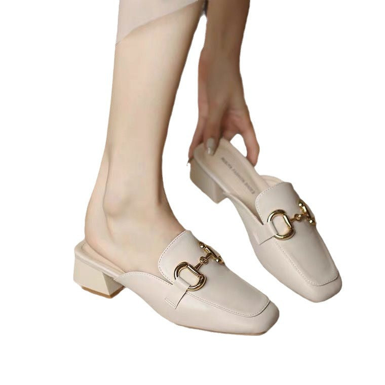 Damen Elegante und bequeme Mules mit geschlossenen Zehen und modischen Details EB