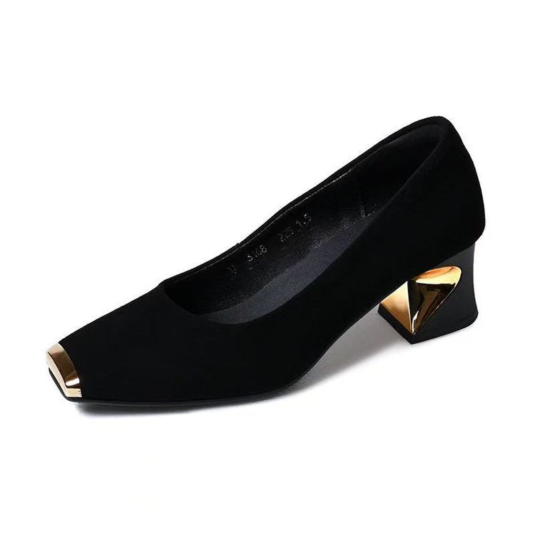 Damen elegante Pumps mit modischem Metall-Highlight und komfortablem Absatz EB