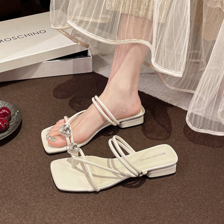 Damen elegante Sandaletten mit chicem Querriemen und Glitzer-Akzent EB