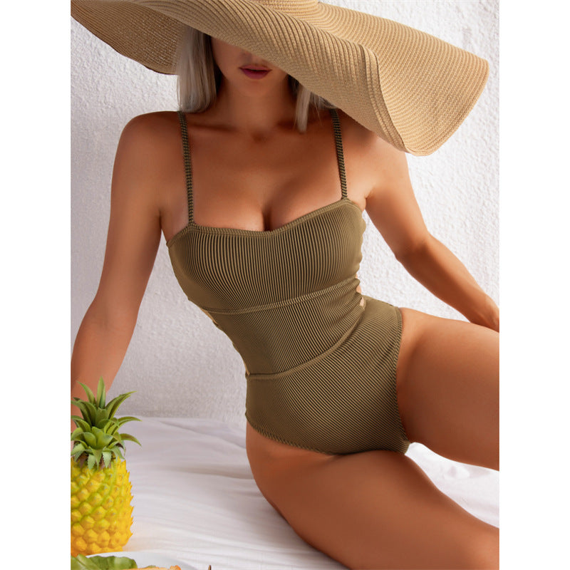 Damen Einteiler Badeanzug mit elegantem Rippendesign und figurschmeichelnder Silhouette EB