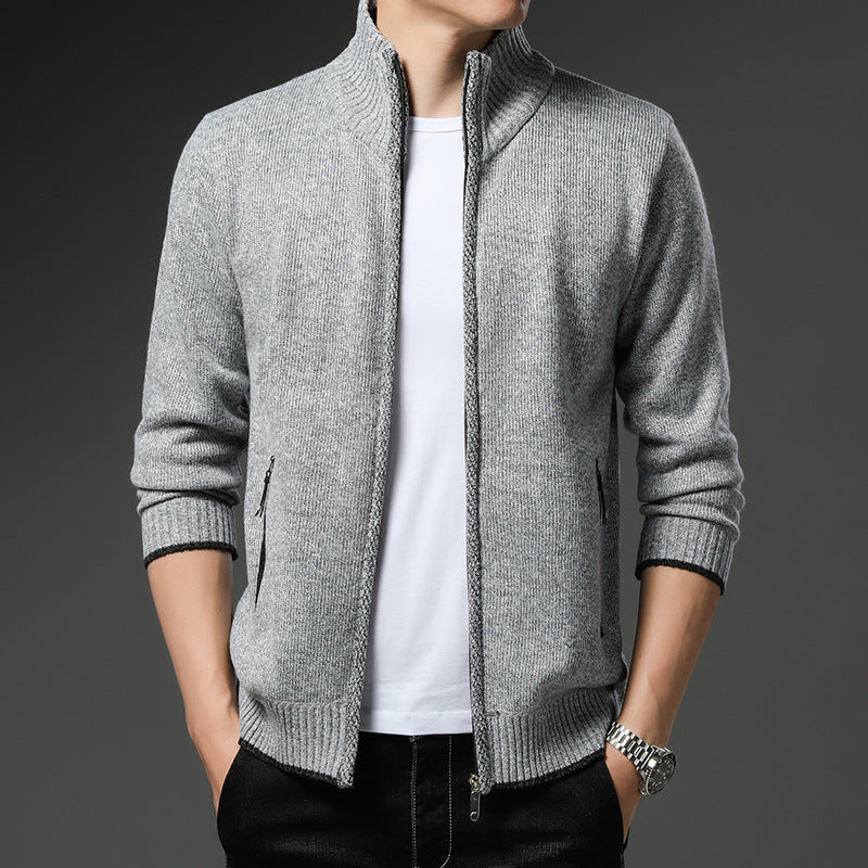 Herren Fleecejacke mit hochgeschlossenem Kragen und praktischen Reißverschlusstaschen EB