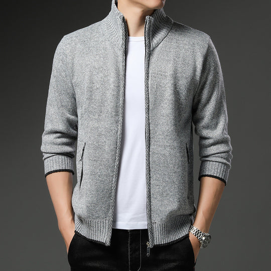 Herren Fleecejacke mit hochgeschlossenem Kragen und praktischen Reißverschlusstaschen EB