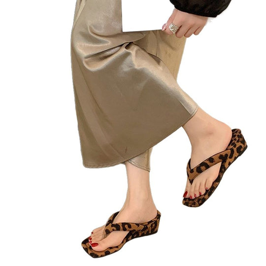 Damen trendige Zehentrenner-Sandalen mit elegantem Riemendesign EB