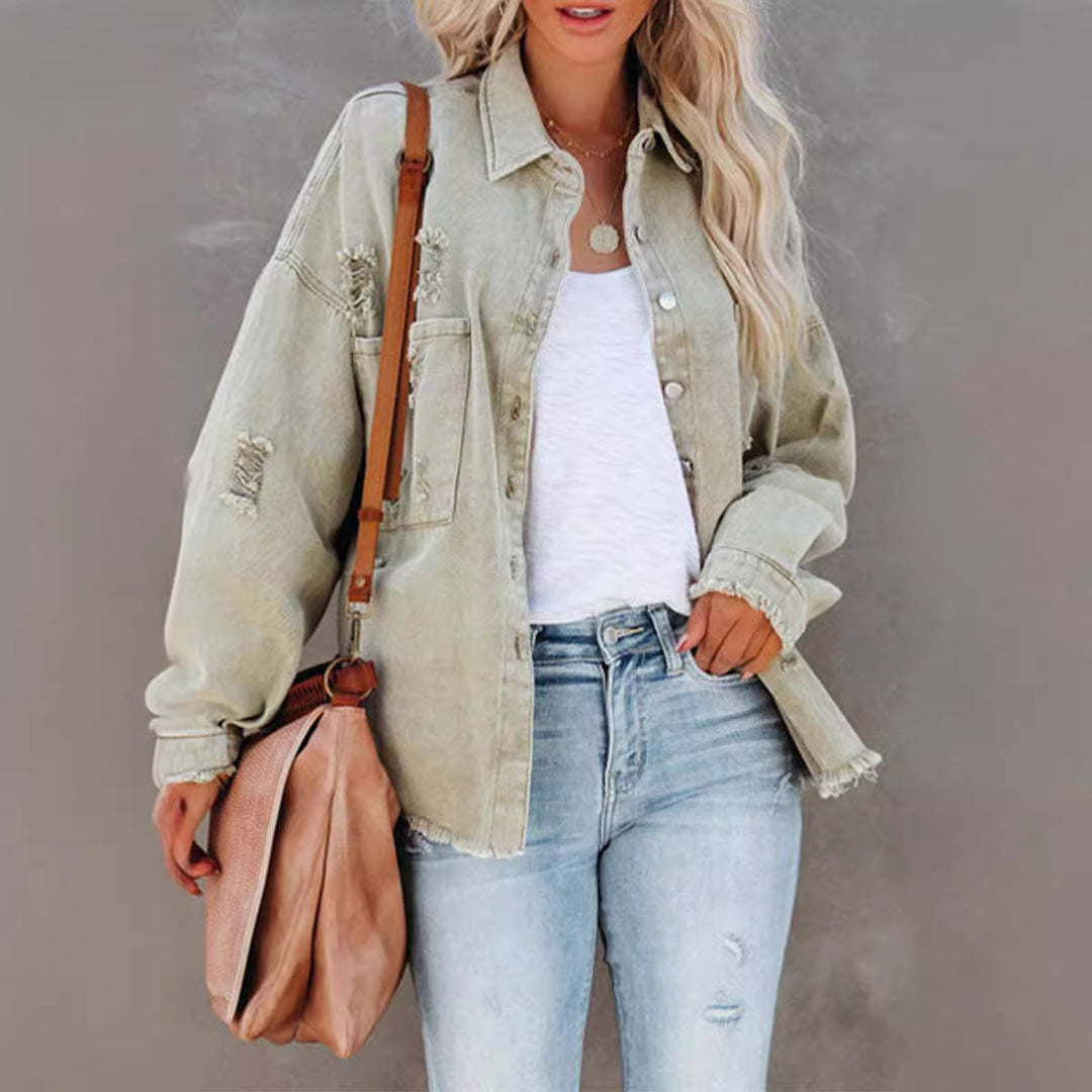 Damen Lässige Oversized Jeansjacke mit fransigen Abschlüssen und dekorativen Knöpfen EB
