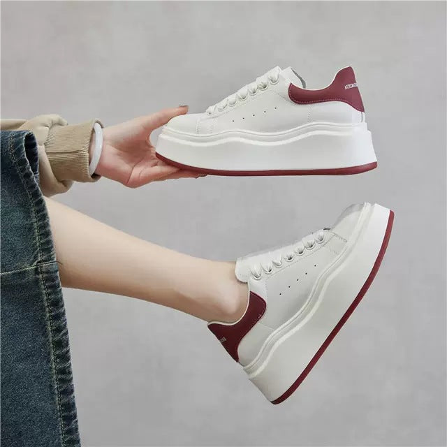 Damen Modische Plateau Sneakers mit elastischen Schnürsenkeln und trendiger Silhouette EB