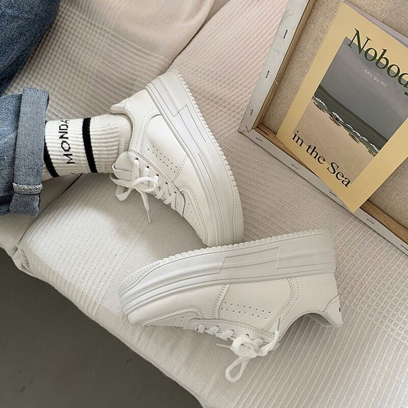 Damen Plateau Sneakers mit modernem Design und dicker Gummisohle EB