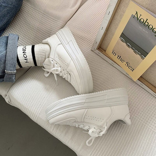 Damen Plateau Sneakers mit modernem Design und dicker Gummisohle EB