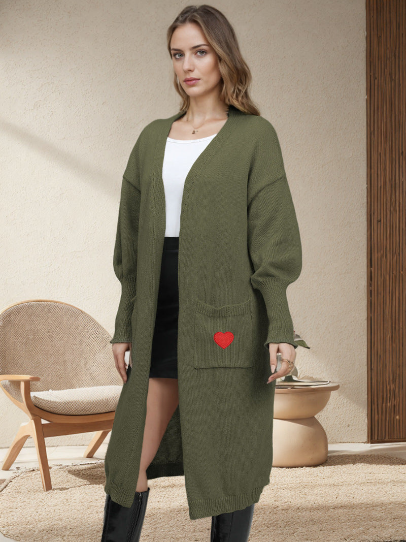 Damen Strickjacke mit Herzapplikationen und lockerer Passform EB