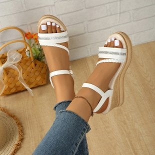 Damen Wedge-Sandalen mit elegantem Riemendesign EB