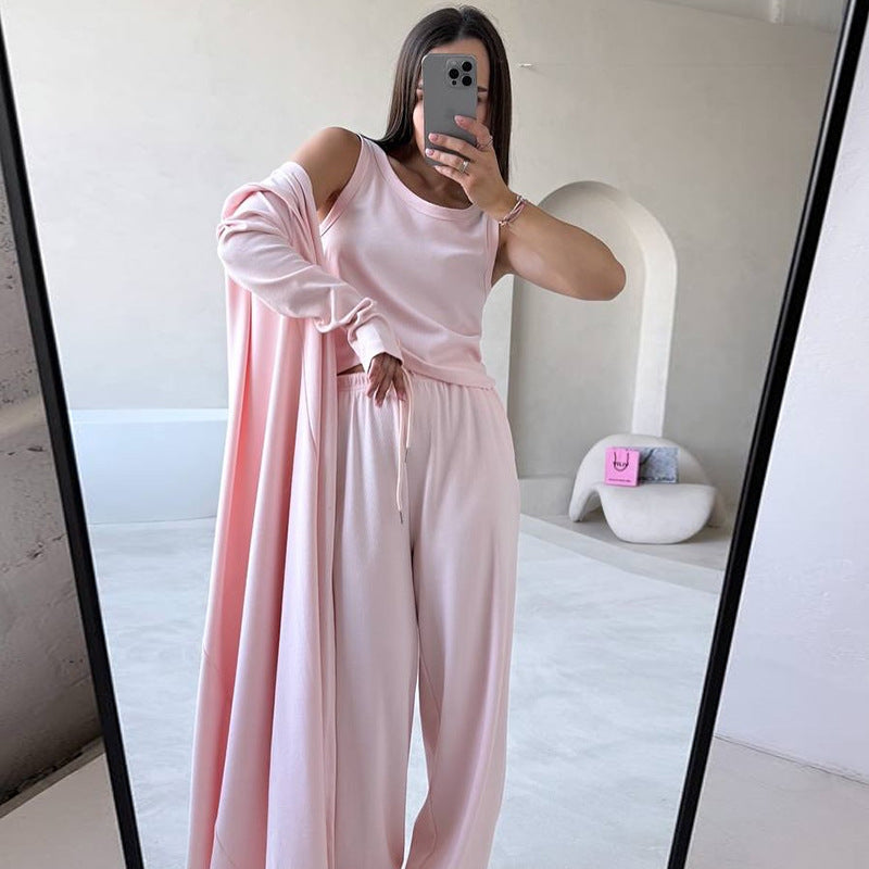 Damen Loungewear-Kombination mit weitem Schnitt und cropped Oberteil EB