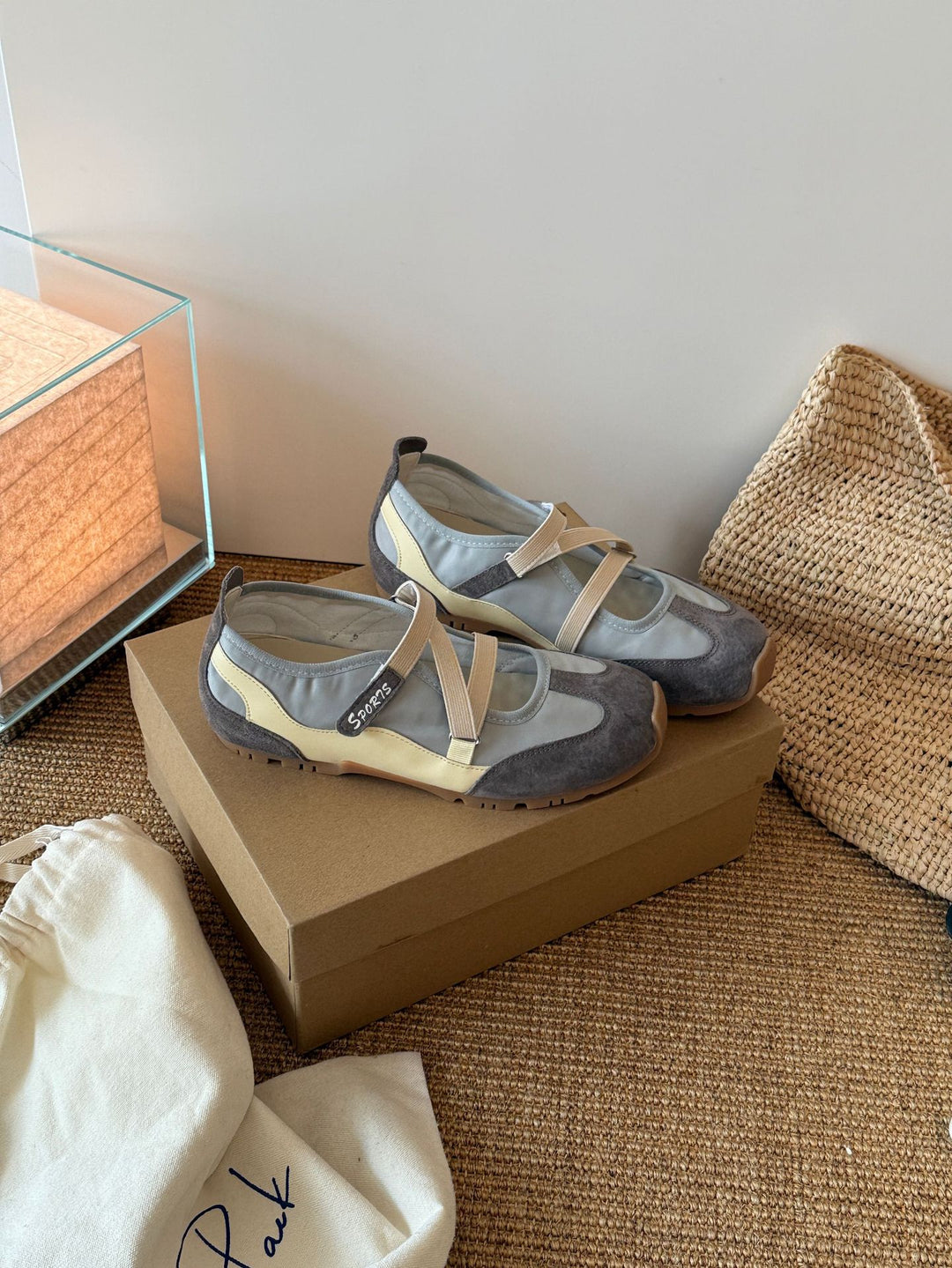 Damen Sportliche Ballerinas mit flexiblem Riemendesign und atmungsaktiver Sohle EB