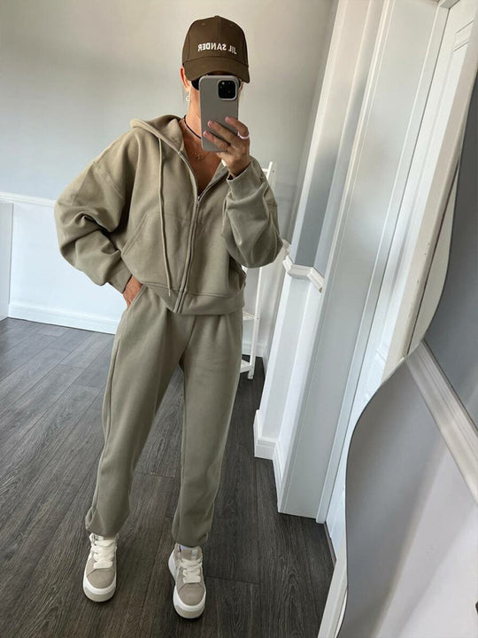 Damen lässiges Kapuzen-Sweatshirt und Jogginghose Set in Oversize-Passform mit Reißverschluss und Kängurutasche Eichborn Berlin