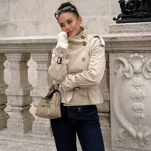 Damen modische Trenchjacke mit einzigartigen Knopfdetails und modernem Gürtel EB