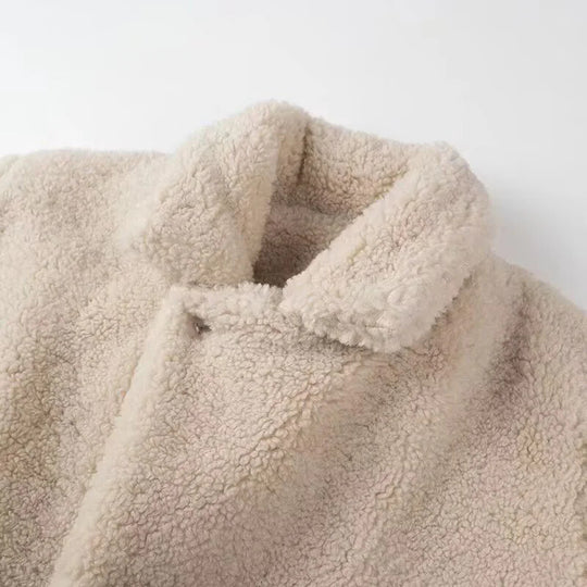 Damen kuschelige Plüschjacke mit klassischem Revers und praktischen Taschen EB