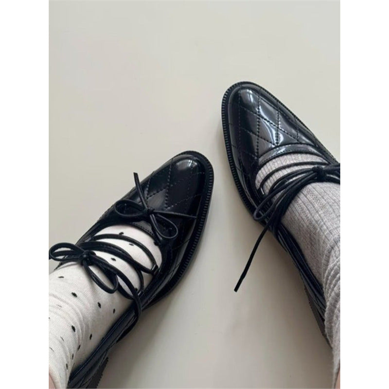Damen elegante Schnürschuhe mit glänzendem Obermaterial und dekorativem Muster EB