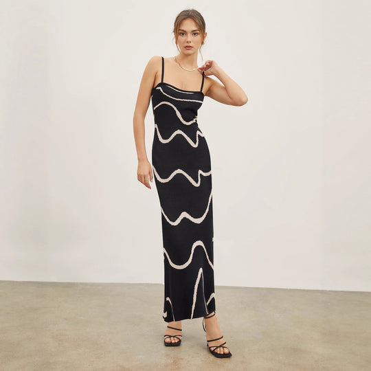 Damen Maxikleid mit modernem Wellenmuster und feinen Spaghettiträgern EB