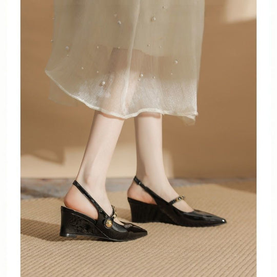Damen Slingback-Pumps mit dekorativen Metallakzenten EB