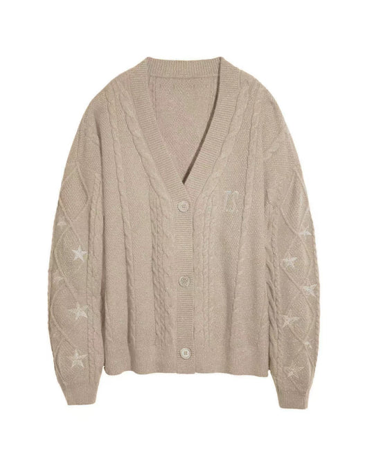 Damen nan großzügiger Grobstrick-Cardigan mit Zopfmuster, V-Ausschnitt und Sternstickereien EB