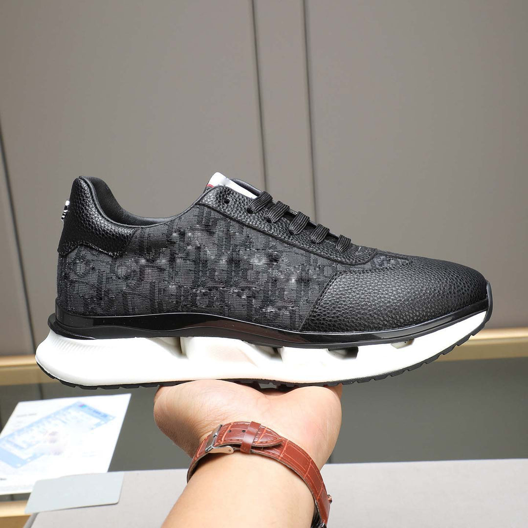 Damen Sportliche Sneakers mit innovativer Oberflächenstruktur und ergonomischer Dämpfung EB
