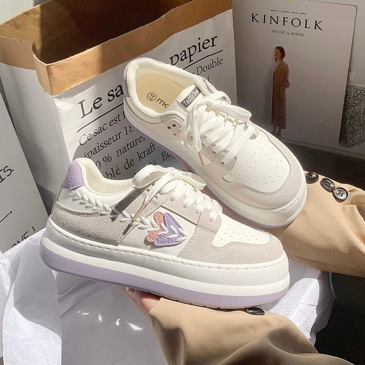 Damen Modische Sneakers mit elegantem Kragen und einzigartigen Design-Details EB