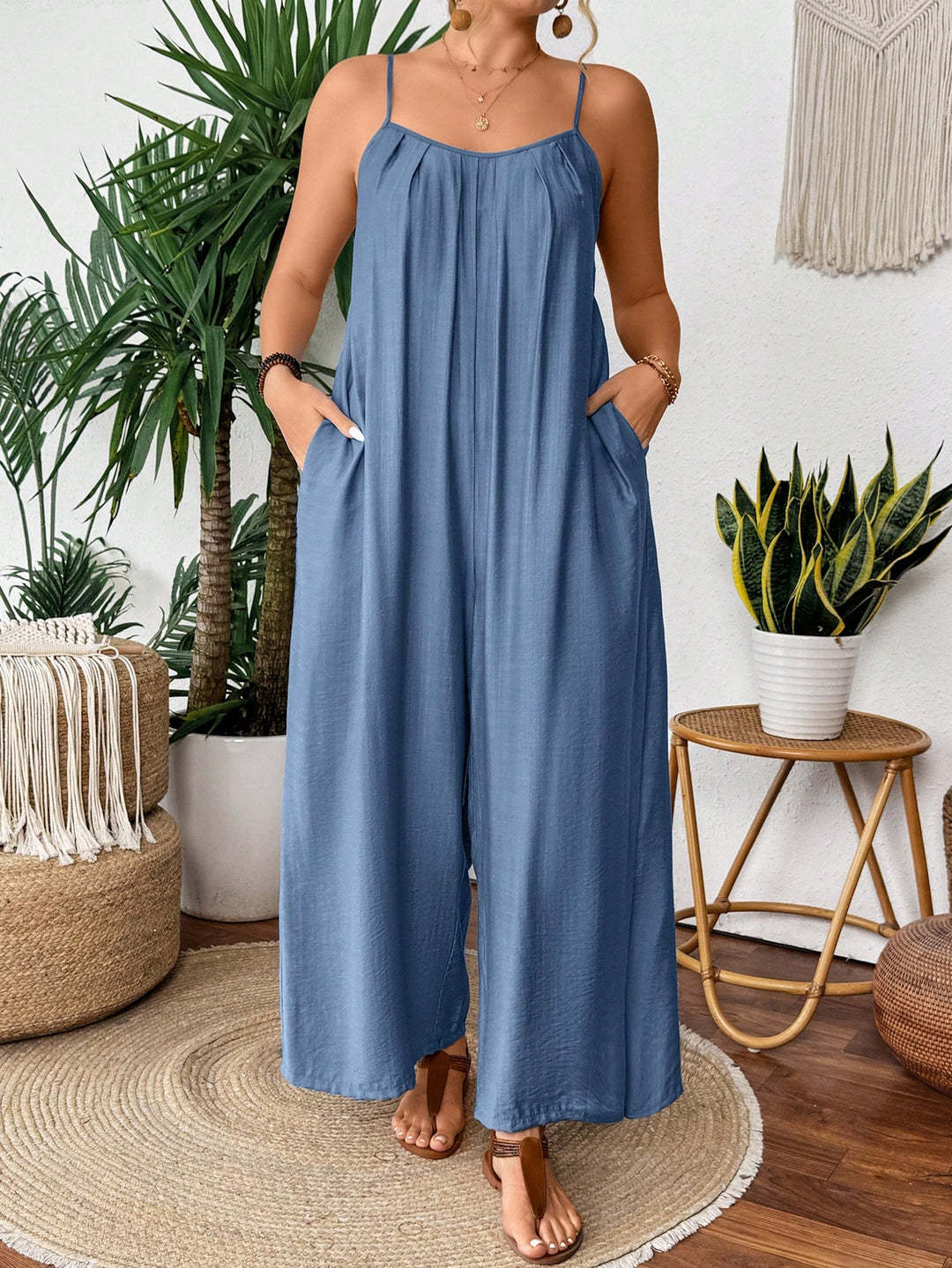 Damen luftiger Jumpsuit mit schmalen Spaghettiträgern und seitlichen Taschen EB