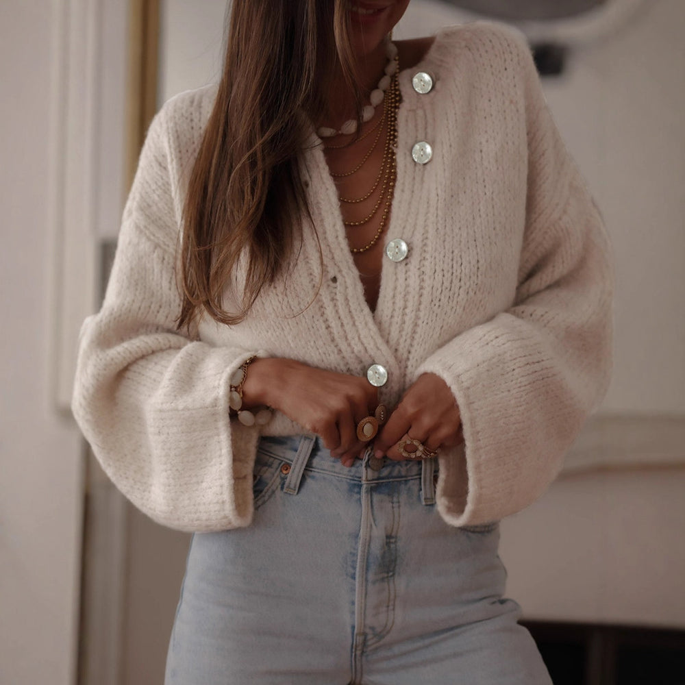 Damen kuschelige Strickjacke mit oversized Ärmeln und eleganten Perlenknöpfen EB