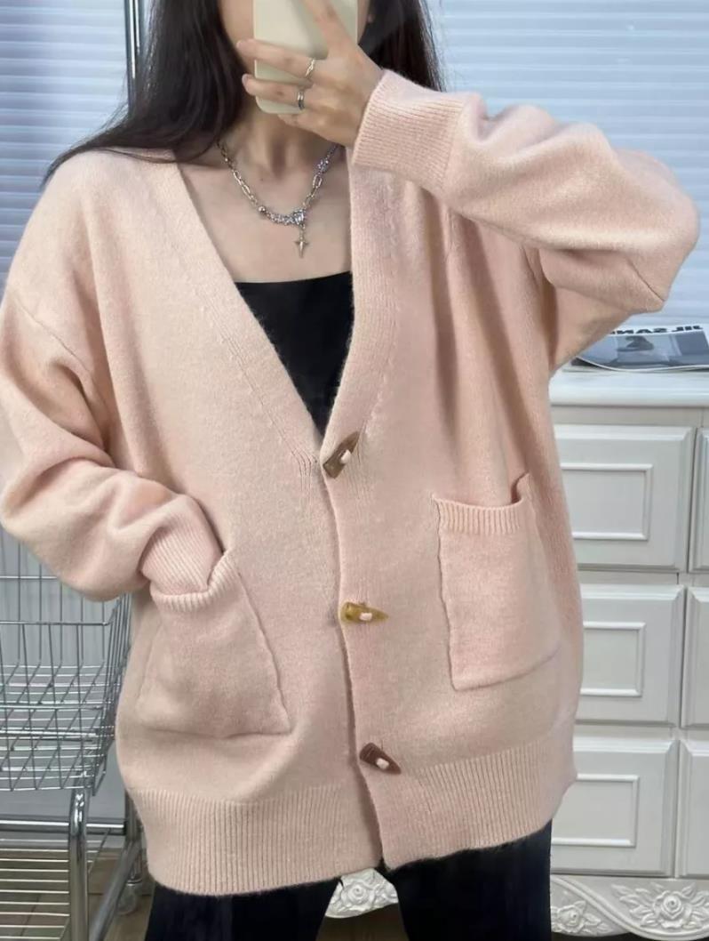 Damen Strickjacke mit großen Taschen und elegantem V-Ausschnitt EB