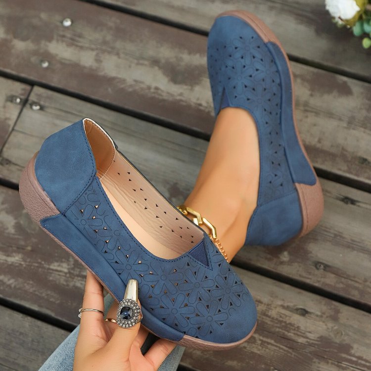 Damen bequeme Slipper mit luftiger Blumenstanzung EB