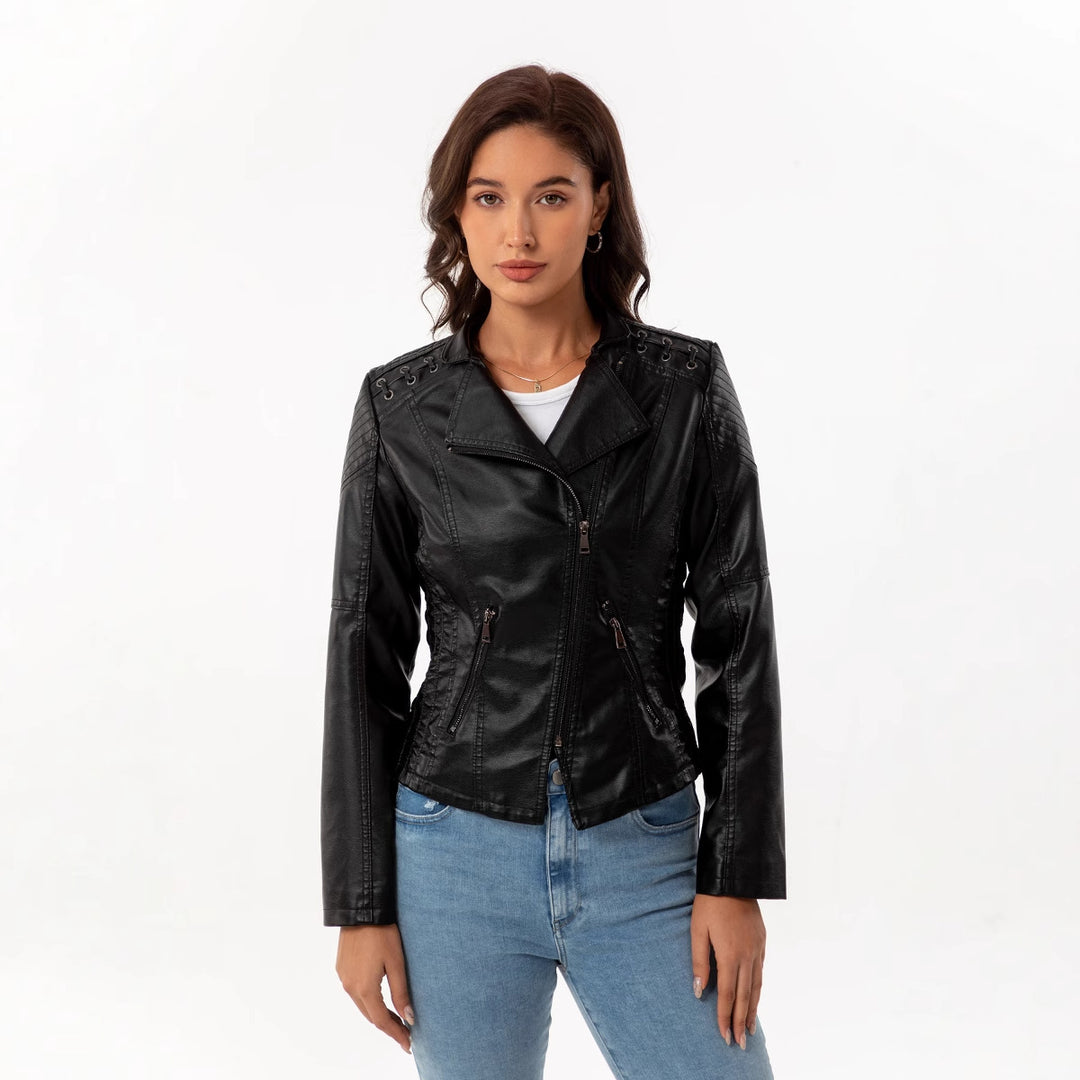 Damen nan taillierte Kunstleder-Bikerjacke mit gesteppter Schulterpartie, asymmetrischem Reißverschluss und Zierösen EB