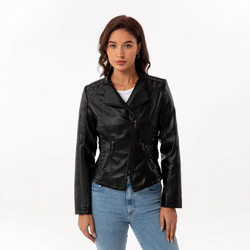 Damen nan taillierte Kunstleder-Bikerjacke mit gesteppter Schulterpartie, asymmetrischem Reißverschluss und Zierösen EB