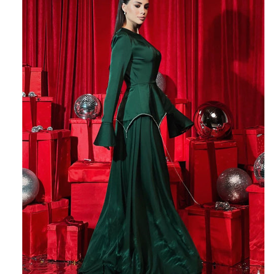 Damen Elegantes Abendkleid mit fließendem Schnitt und hochwertigen Details EB