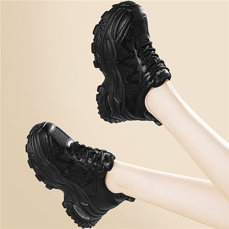 Damen Sportliche und stylische Chunky Sneakers mit atmungsaktivem Mesh und dämpfender Sohle EB