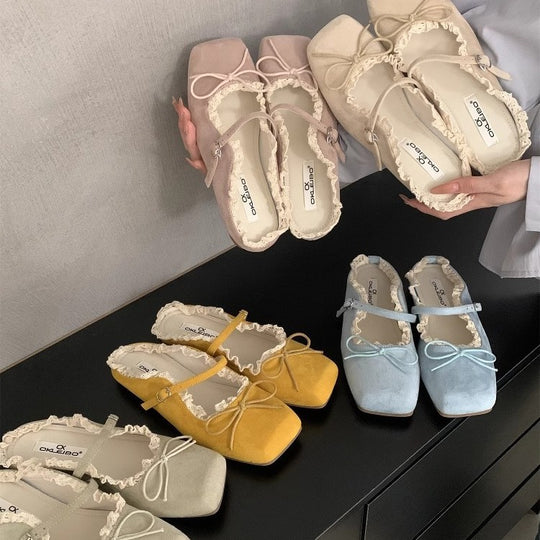 Damen elegante Ballerinas mit zartem Riemchen und Spitzenbesatz EB