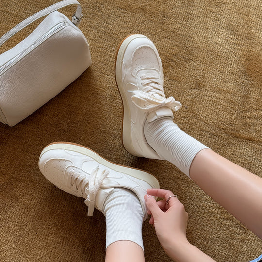 Damen Sneakers im minimalistischen Design mit atmungsaktiver Oberflächenstruktur und dämpfender Sohle EB