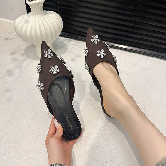 Damen elegante Mules mit funkelndem Blütenakzent EB