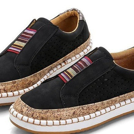 Damen Atmungsaktive Slip-On Sneakers mit modischem Lochdesign EB