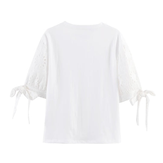 Damen T-Shirt mit elegantem Spitzenschnitt und zeitloser Schleifen-Applikation EB