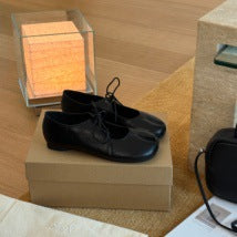 Damen Ballerinas mit stilvollem Schnürdesign und weichem Leder EB