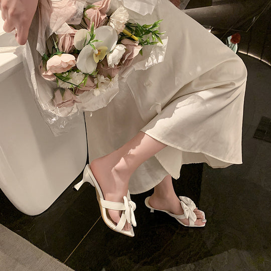 Damen Elegante Mules mit dekorativen Schleifen und Perlenverzierung EB