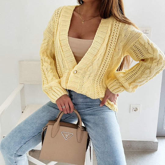 Damen Strickjacke mit grobem Zopfmuster und oversized Passform EB