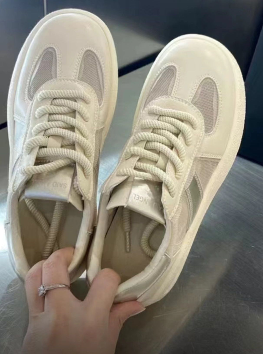 Damen Sneakers mit atmungsaktiver Mesh-Oberfläche und elegantem Design EB
