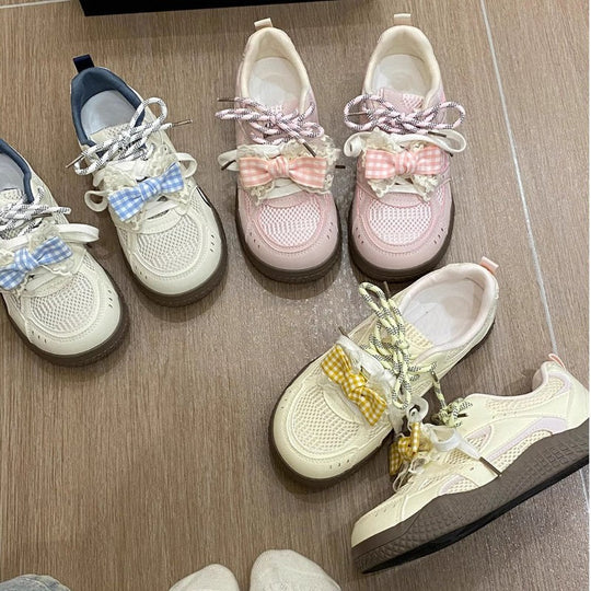 Damen Sneakers mit verspielt floralem Design und innovativer Schnürung EB