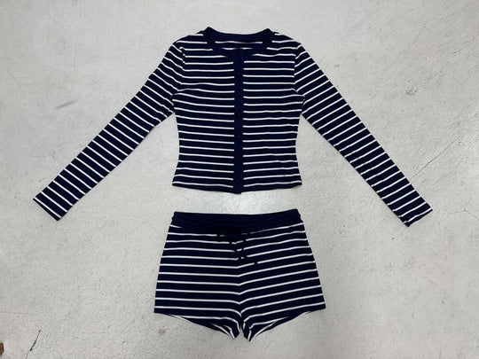 Damen nan gestreiftes Ripp-Lounge-Set mit knöpfbarem Langarm-Top und taillenhohen Shorts EB