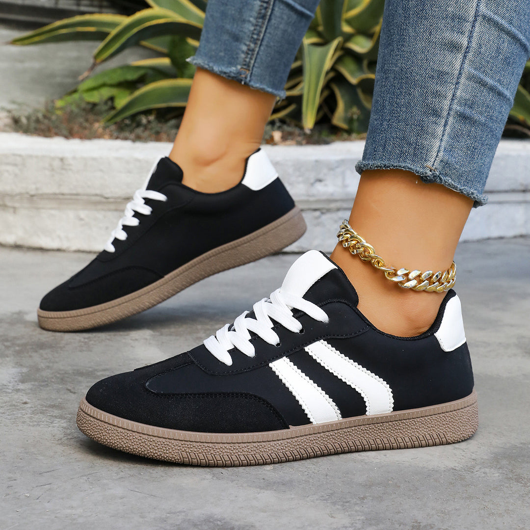 Damen Sportliche Sneaker mit klassischer Schnürung und rutschfester Sohle EB