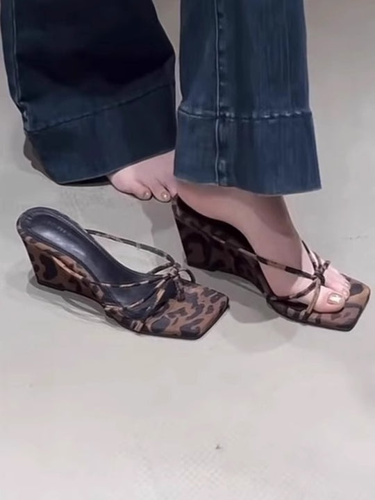Damen Wedge-Sandalen mit trendigem Leopardenmuster EB