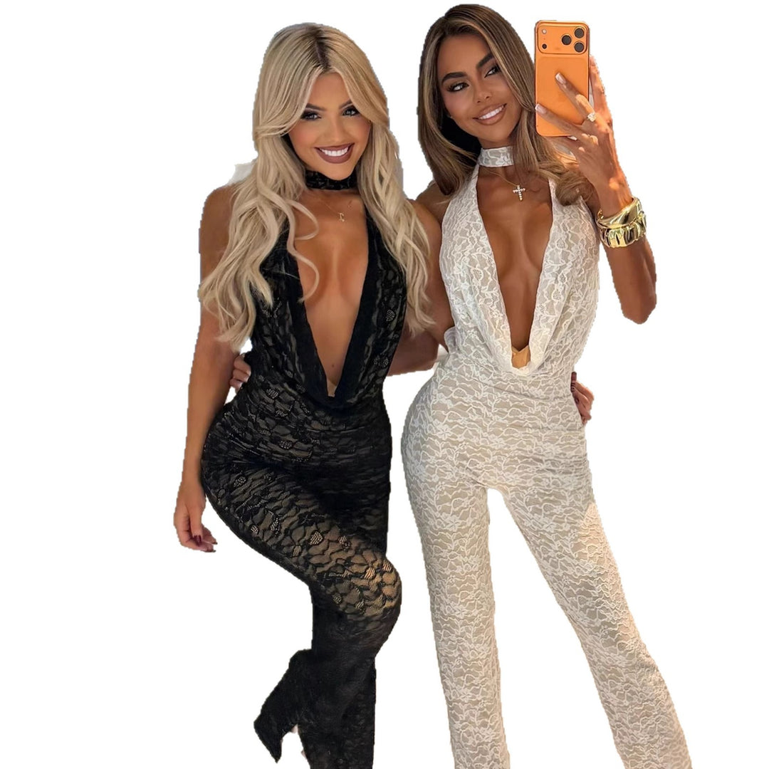 Damen Jumpsuit aus feiner Spitze mit tiefem V-Ausschnitt und eleganter Rückenpartie EB