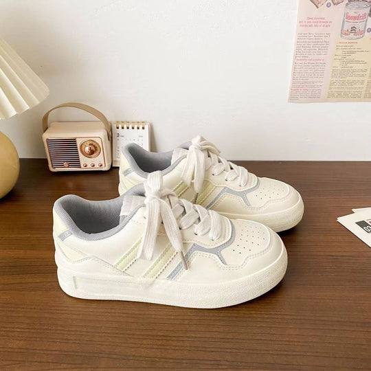 Damen Sportliche Sneaker mit Glanzdetails und stabiler Sohle EB