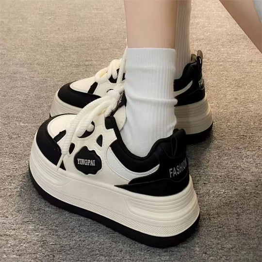 Damen Sportliche Sneaker mit atmungsaktiver Oberflächenstruktur und dämpfendem Profil EB