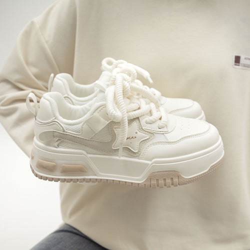Damen Sportliche Chunky Sneakers mit dekorativen Sternen-Akzenten EB